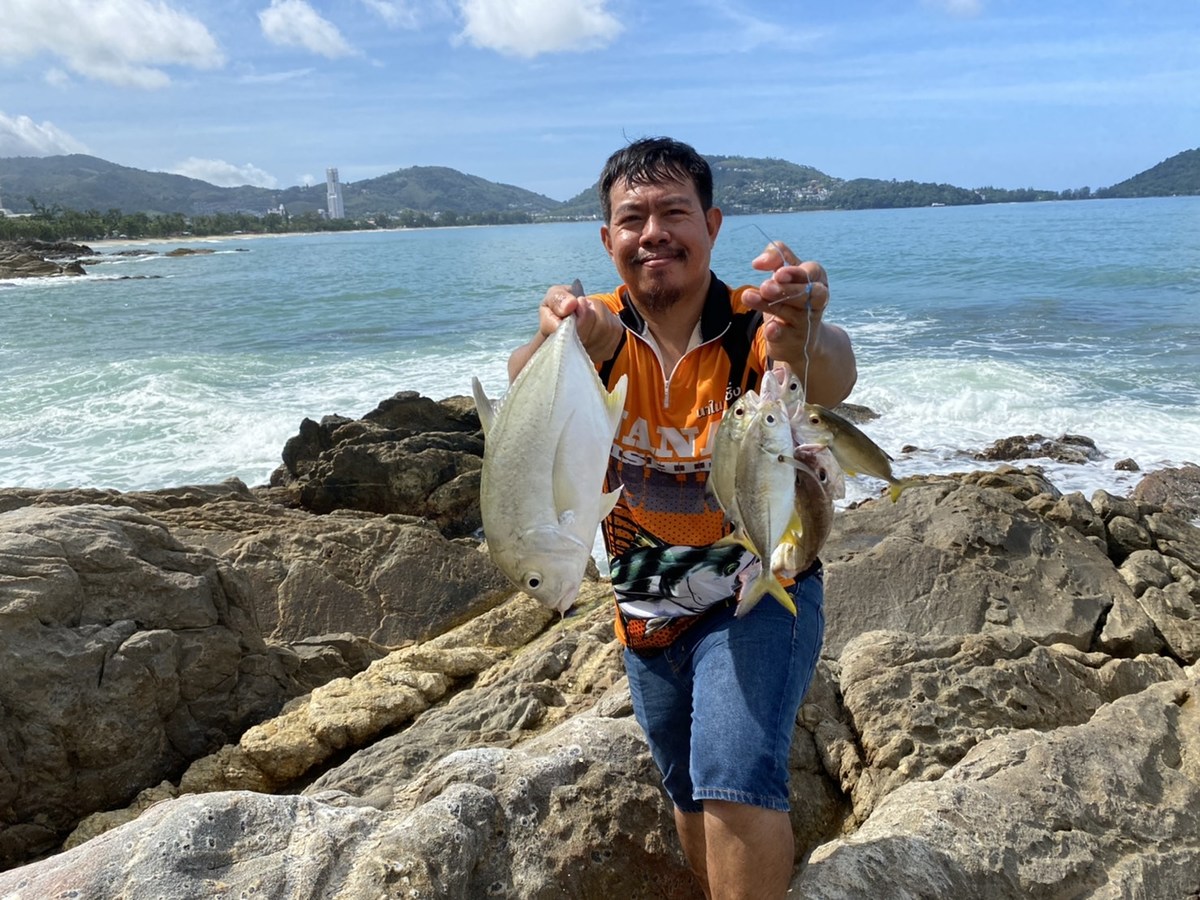 ผิวคิว...!!! ตีหนอนชายฝั่ง หาดกะหลิมป่าตอง