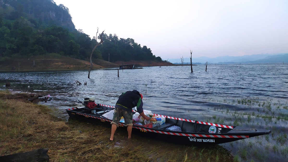  [center][b]ถึงหมายและครับนั่งเรือประมาณ 20 