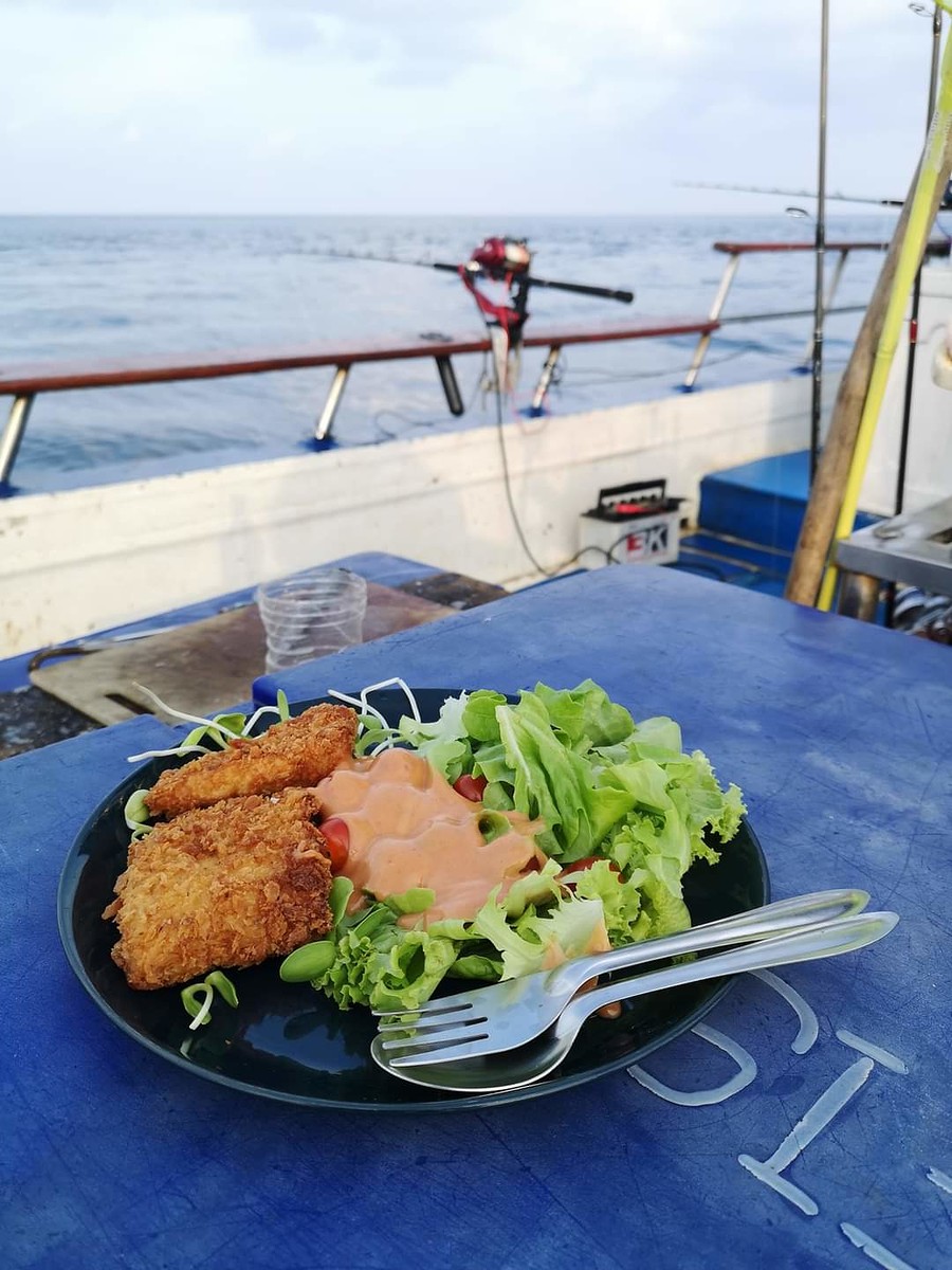 อาหารเช้าในเรือ สลัดปลาด็อกทูธ