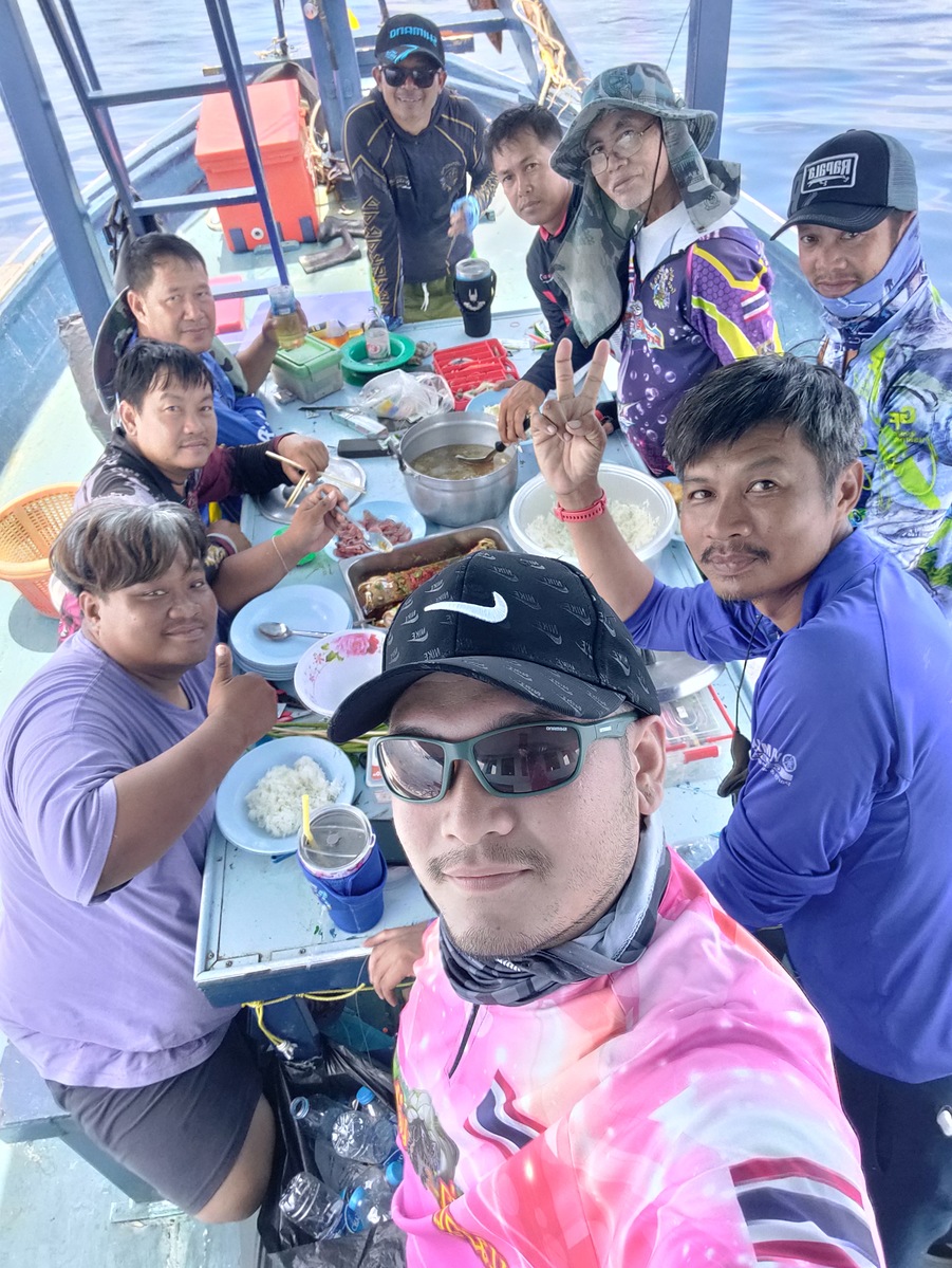  [b]หลังจากนั้นก็ทานอาหารมื้อสุดท้าย