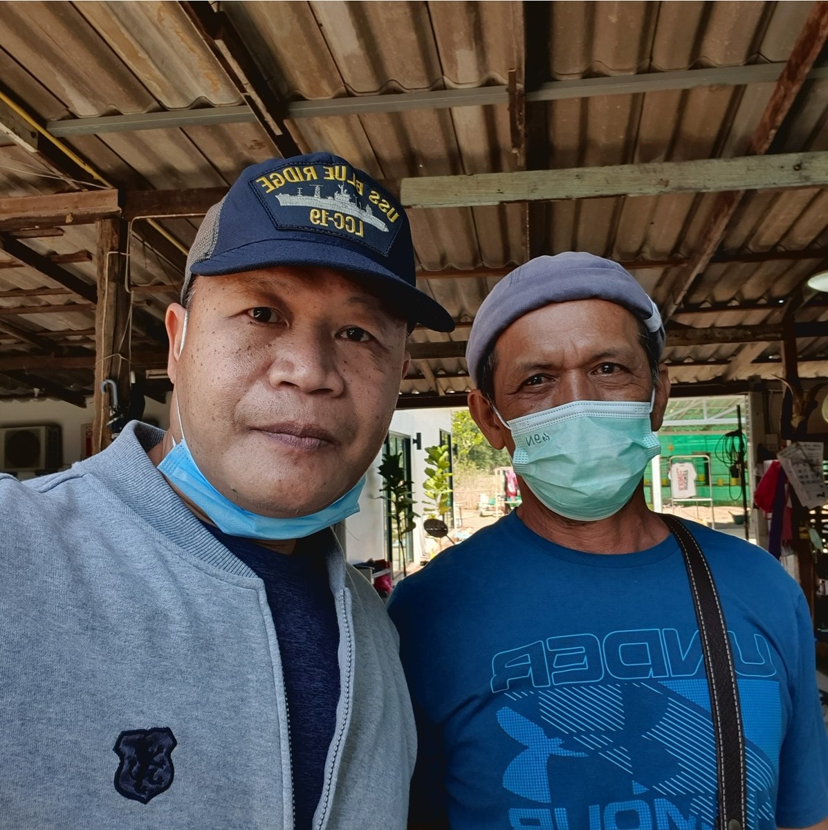  [b]คุยกันอีกสักพักผมต้องขอตัวเดินทา