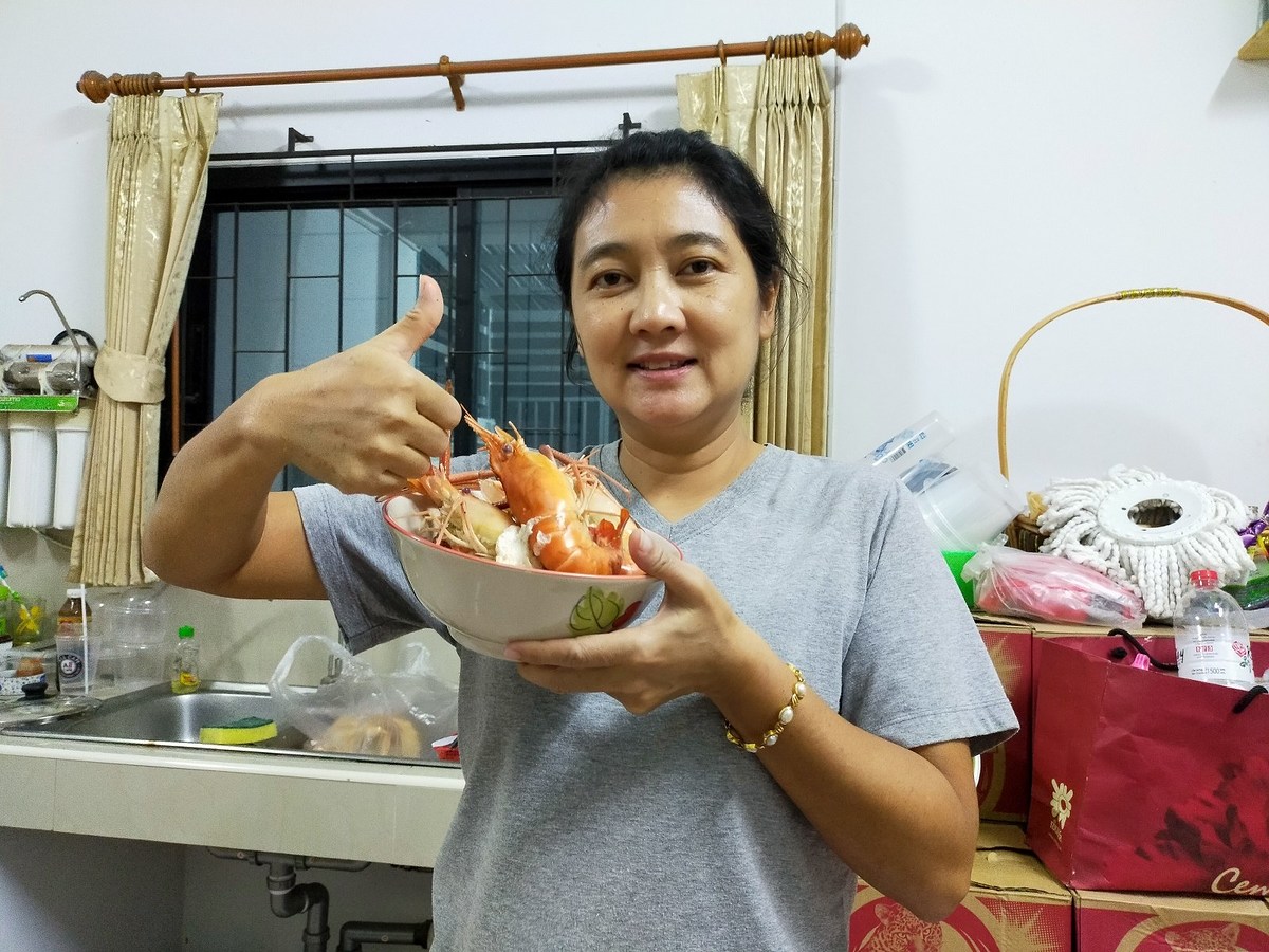 เอากุ้งไปต่อวีซ่าภรรยานิดนึ่ง จะได