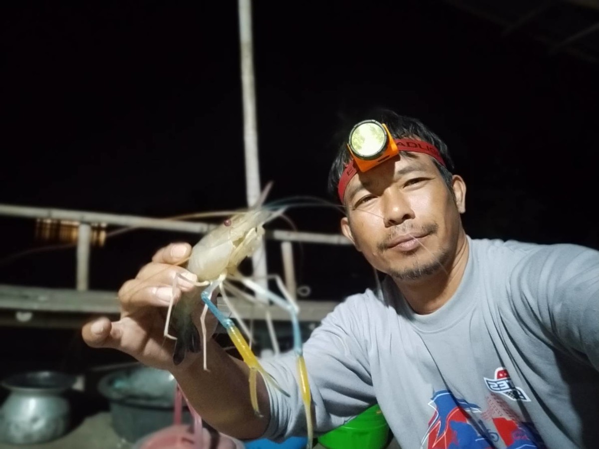 เอาอีกครับ....ด้วยความหลงไหลน้องกุ้ง