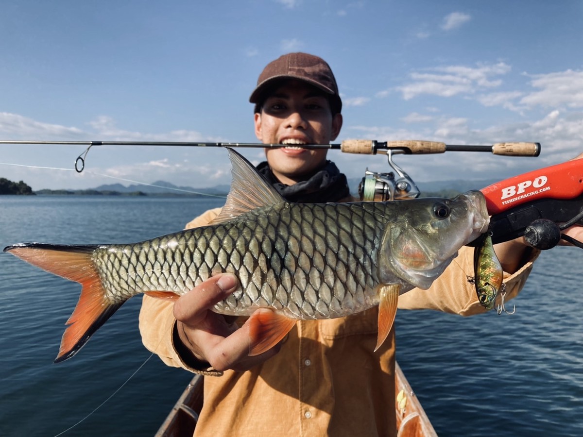  [center]ปลากระสูบตัวนี้ขนาดค่อนข้างดี กัดเหยื่อ Imakatsu Piranha เต็มๆคำ[/center]