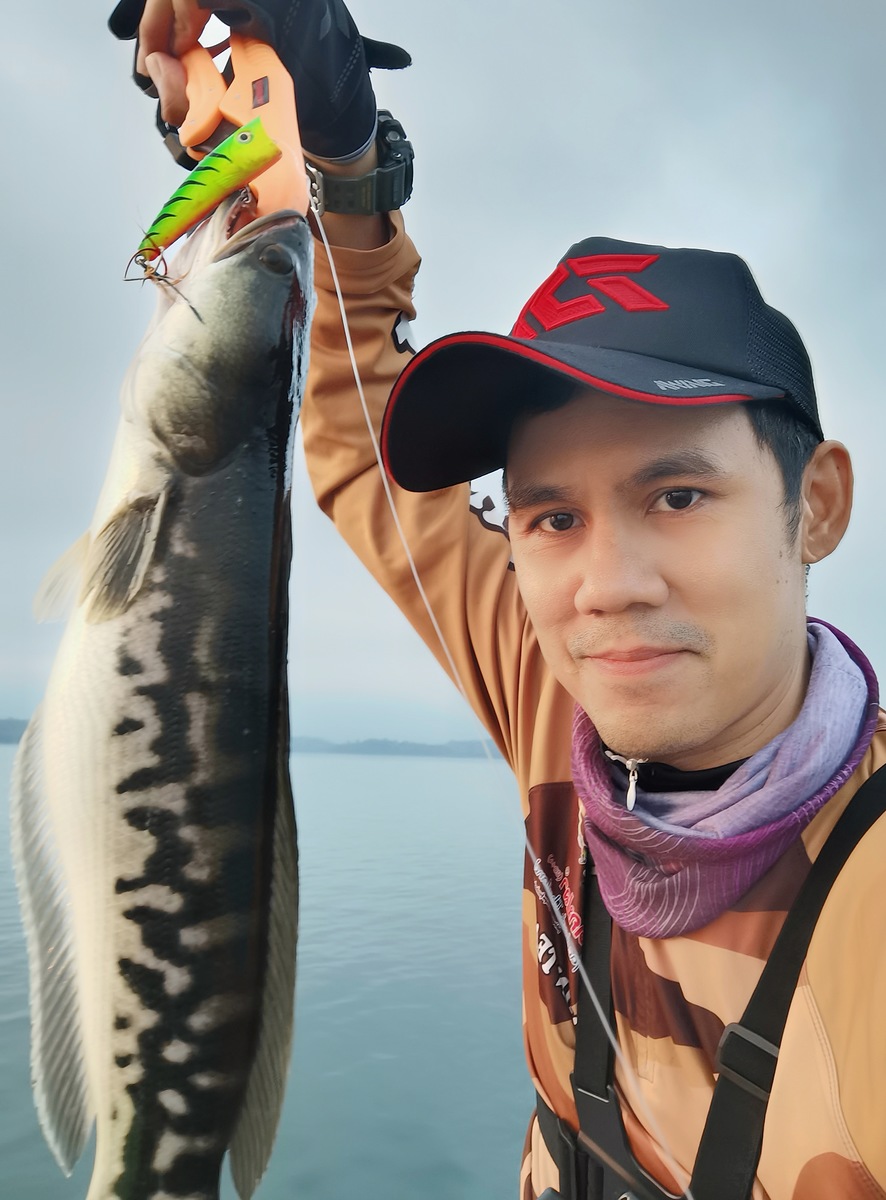 ประเดิมเช้าวันที่2กับชะโดตัวสวย​ กัดป๊อป​ rapala.ครับ​ วันนี้ได้ยืนหัวเรือ ความพร้อมมาเต็มครับ :grin