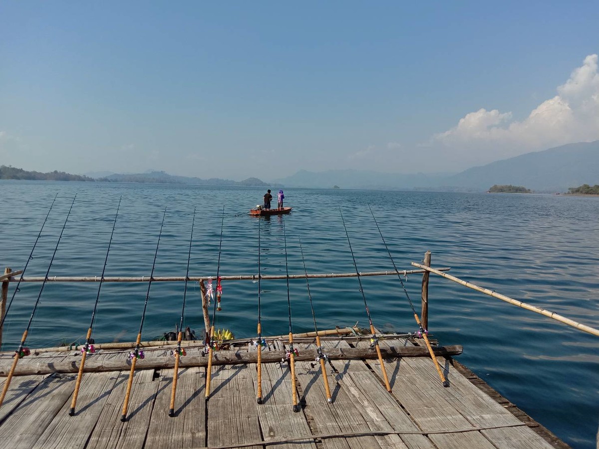  [b]ลงเรือไปเย่อด้วย[/b] :cheer: