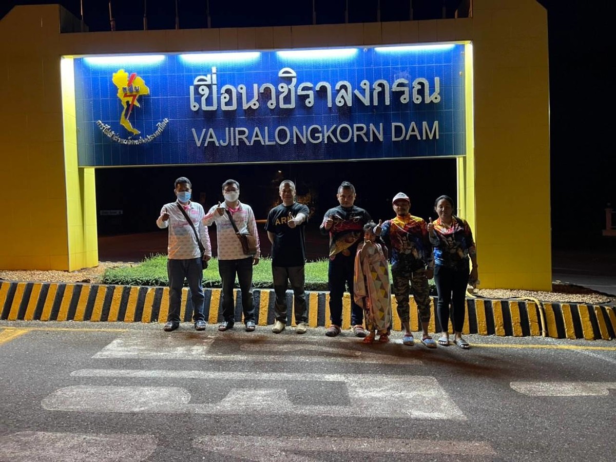 มาถึงก็ถ่ายภาพประวัติศาสตร์ไว้หน่