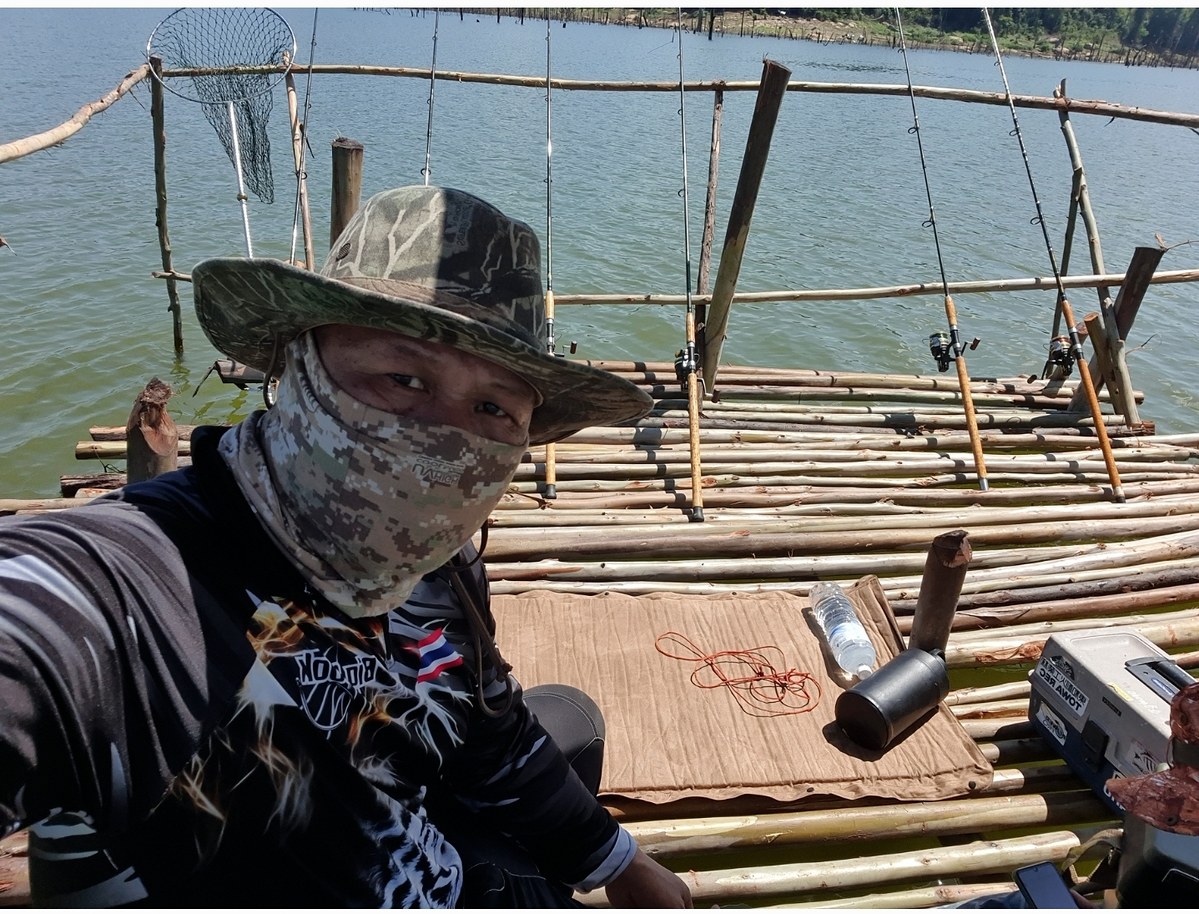  [b]พี่วัน..จัดการเอาร่มมาให้กันร้อนไ