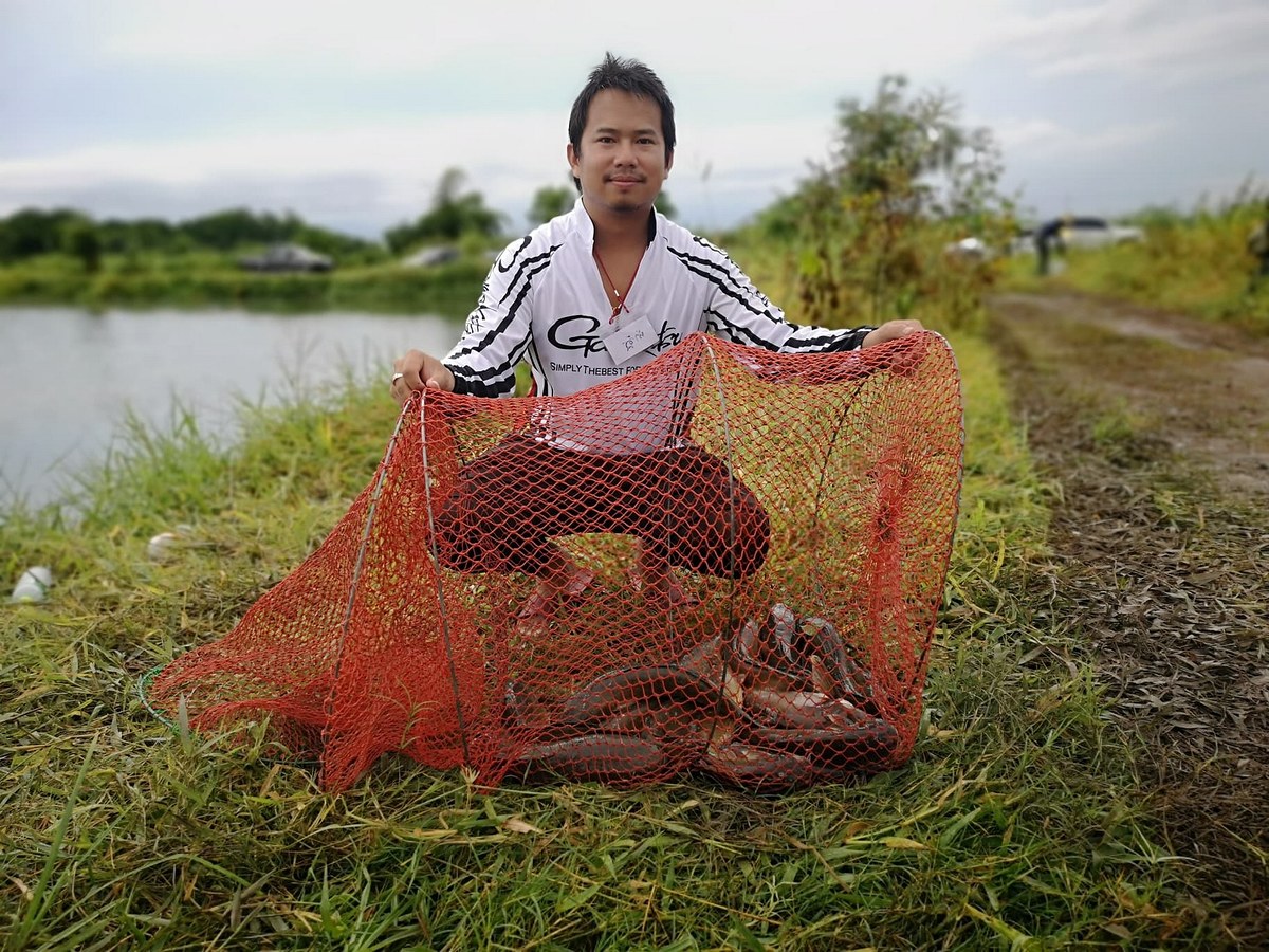 น้าอัฐ เป็นคนเดียวในทริปที่ได้ปลากดเยอะที่สุด ฝีมือไม่ธรรมดาเลยครับ ท่านนี้  :cheer: :cheer: :cheer: