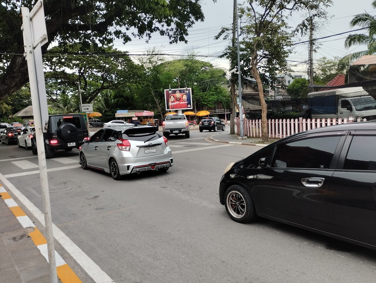 เดินที่เช็คอินที่โรงแรมก่อนครับ

ไ