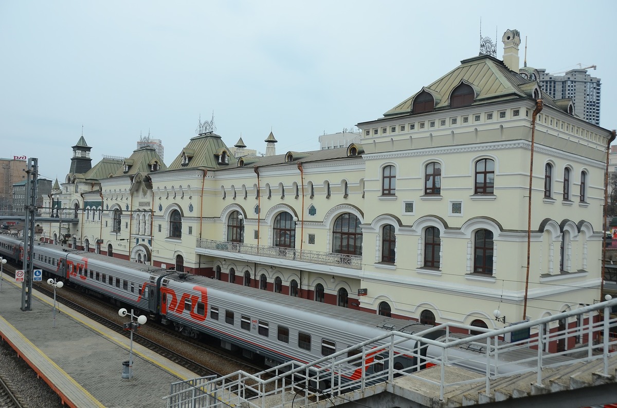 เมืองสวยดีครับ ตึก บ้านเรือน สวย
คล้ายยุโรป
ในภาพ เปนทางรถไฟ สาย Trans-Siberian เปนทางรถไฟที่ยาวที