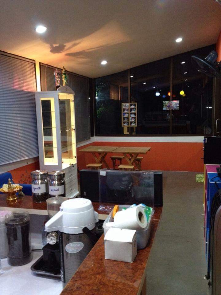 พอวันนึงก็มีโอกาส​ได้ไปเซ้ง​ร้านกาแฟในบ่อต่อพี่ท่านนึงครับ​  :grin: