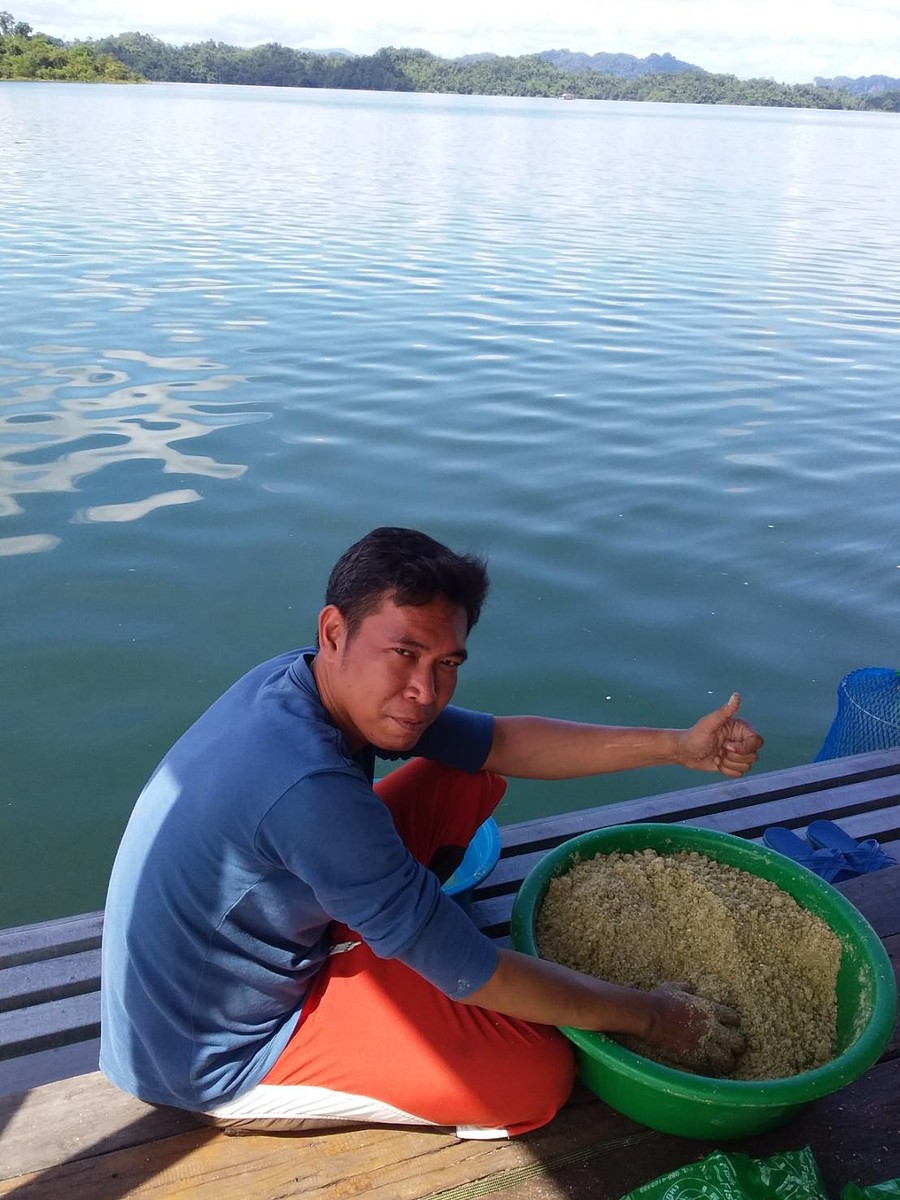  [b]คนปั้นรำ (ไม่เถียงเลย)[/b] [i]ทีมน้าพั้