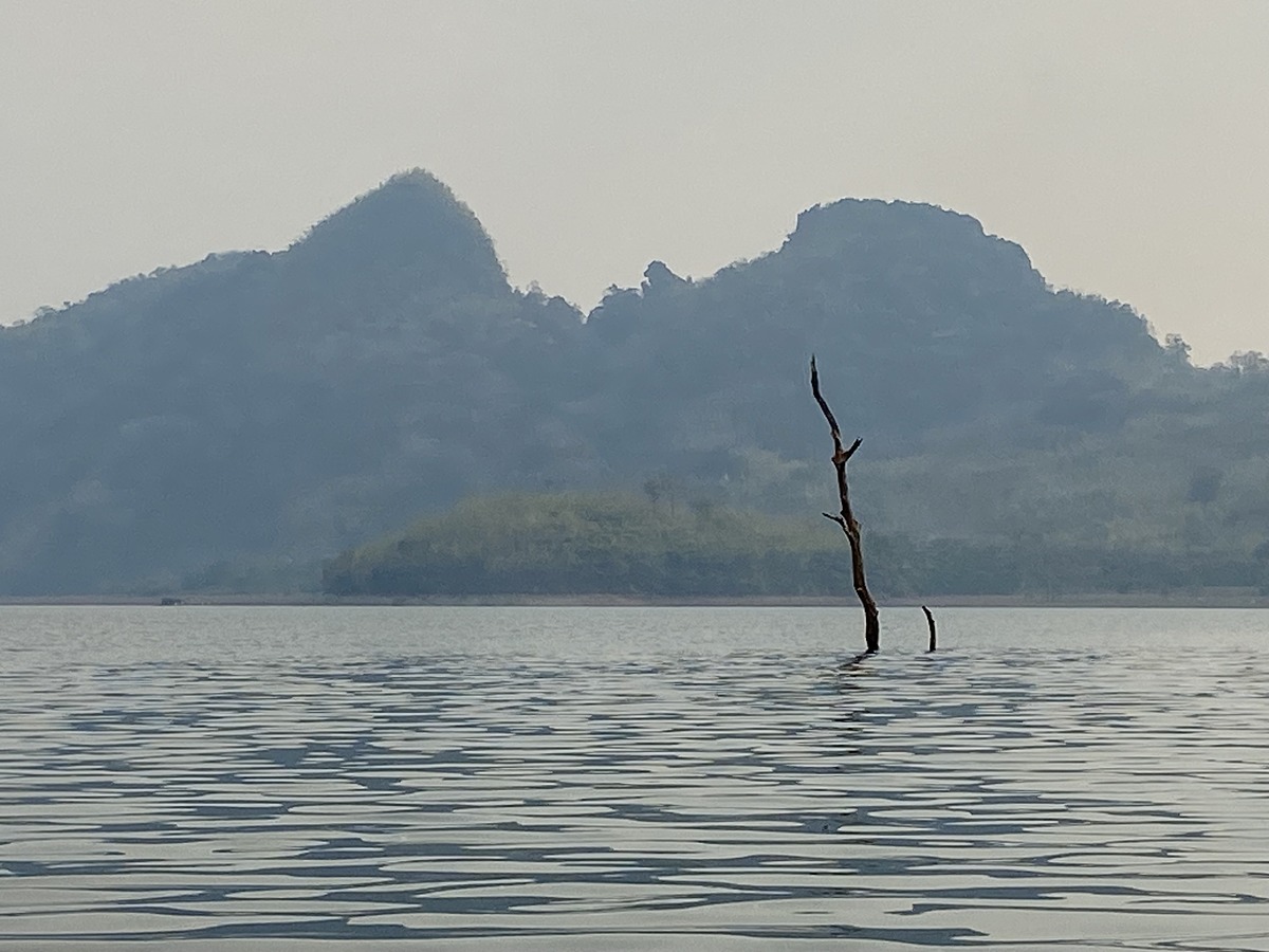 ขอจบกระทู้ด้วยภาพนี้นะครับ ทริปนี้มีความสุขมากครับ สิ่งสำคัญของการตกปลา ไม่จำเป็นต้องได้ปลา แต่ได้ไป