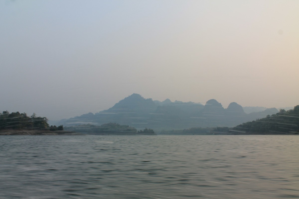 นั่งเรือหาหมายหาหุบตีไปเรื่อยๆ :cool: