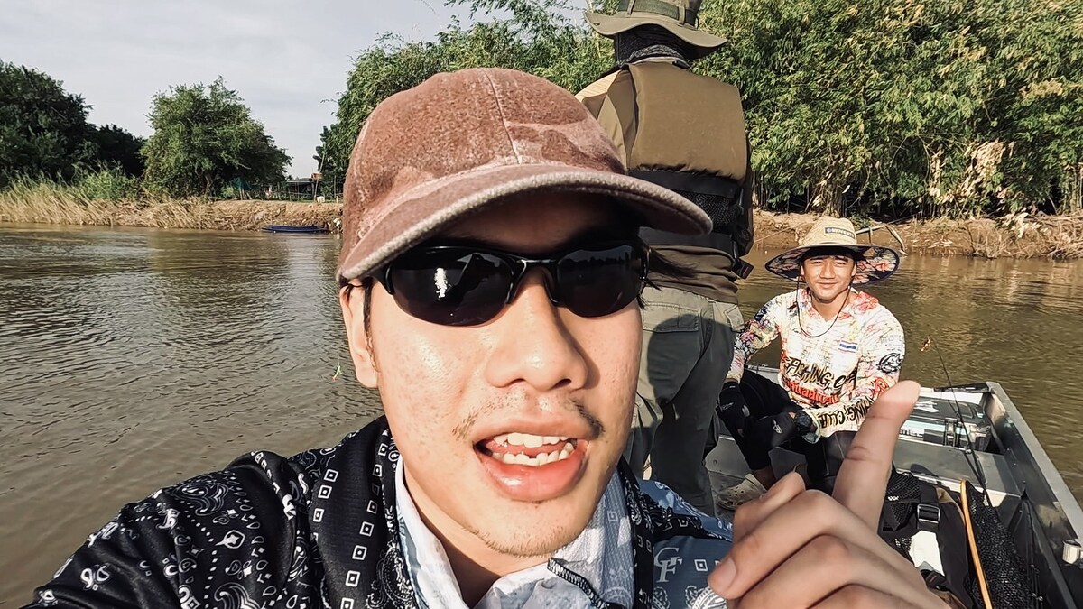    "จารย์พีท,ไต๋พีท,ครูพีท" ปีนี้ผมได้เดินทางมาลงเรือกับแก เป็นครั้งที่ 3 แล้ว 
ด้วยทักษะที่ชำนาญใน