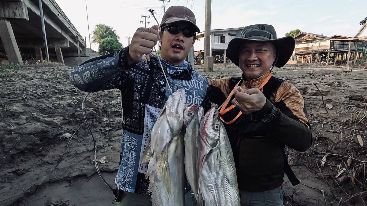ความพิเศษของทริปนี้คือ วันที่เราลงเรือตรงกับวันเกิดของผมพอดี 
ปลาเบี้ยวตัวนี้เป็นของขวัญที่สายน้ำมอ