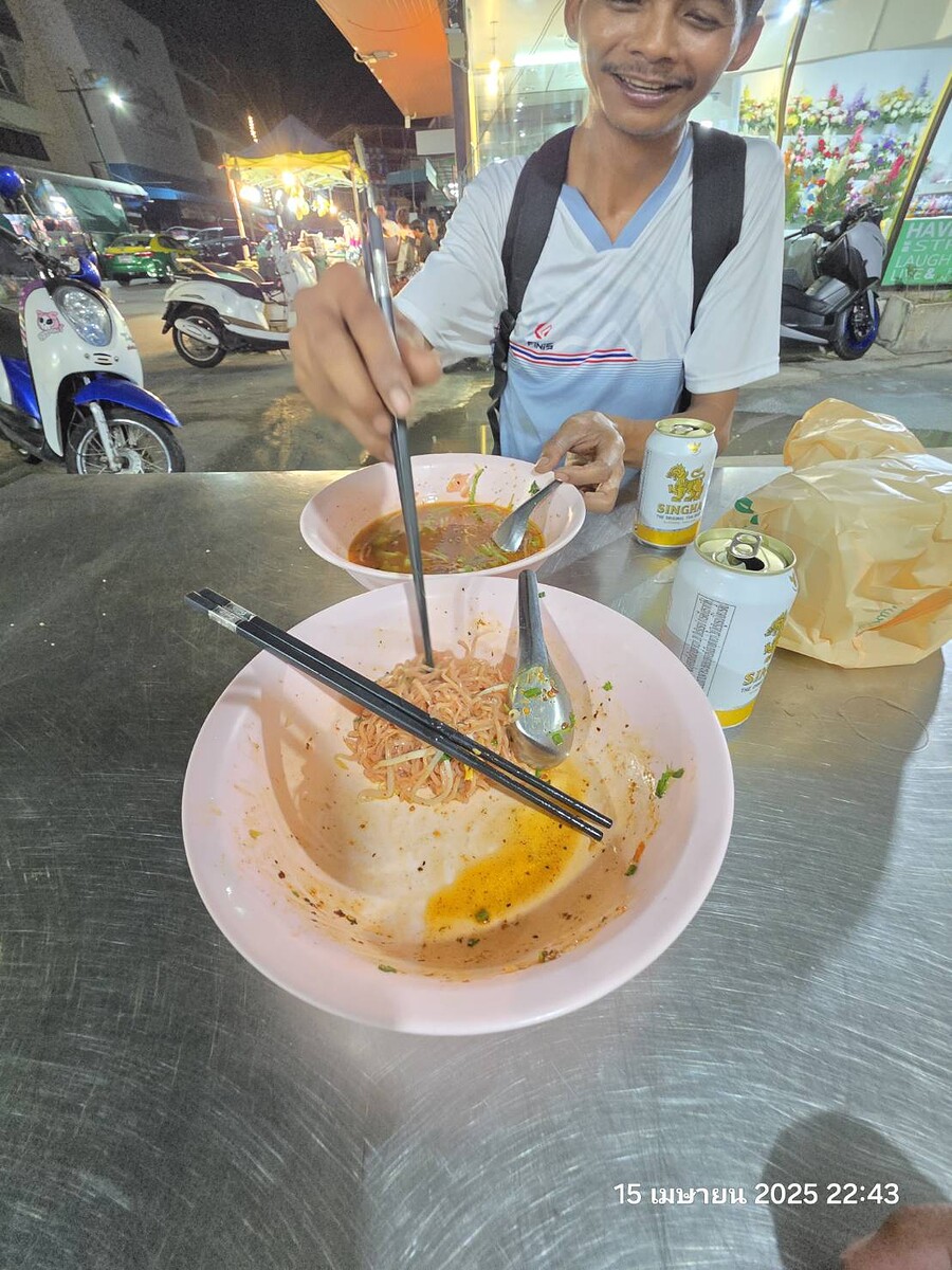 เรียบร้อยดีครับ บะหมี่เกี้ยวพิเศษ 60 บาท จุกๆ