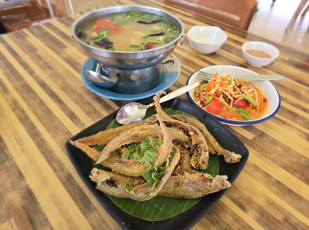  [b]เสริฟอีก2รายการต้มยำปลาคังกะส้มตำ[/b] :cheer: [i]รอซิเนเจอร์แปป[/i] :cheer: