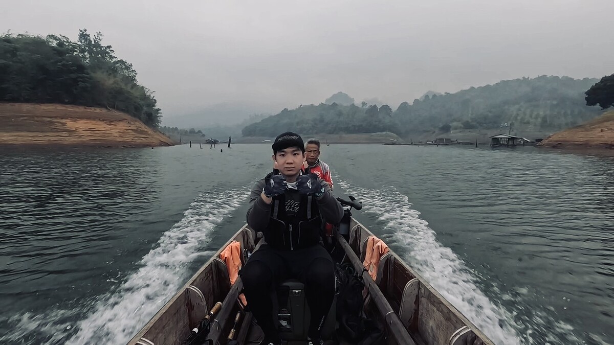 เช้าวันที่ 1 ไต๋แร่มารับเราแต่เช้า ส่วนพวกเราหน่ะเหรอ พร้อมกันมาตั้งแต่เมื่อคืนแล้ว
เช้านี้พวกเราตื