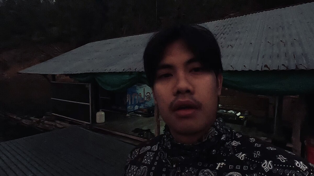 เช้าวันที่ 2 ตื่นสายกินกว่าเดิมนิดหน่อย 
เมื่อคืนอากาศดีนอนหลับสบายอย่างมาก
เรื่องแปลกอย่างนึงคือก