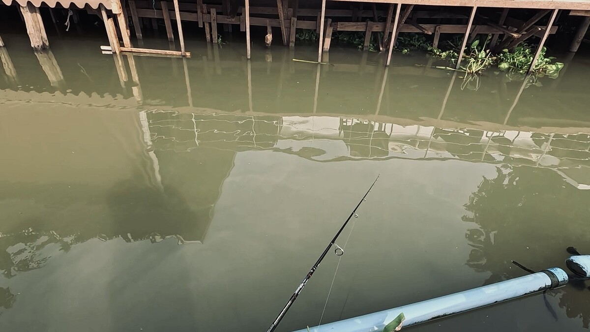 ช่วงเช้าตรู่ที่เราลงเรือน้ำอืดมาก�