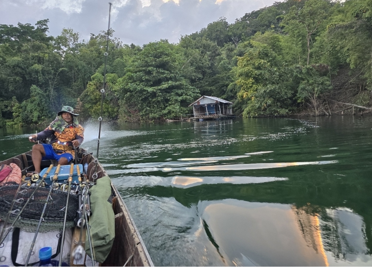  [b]เรือออกจากหมายเก่าละครับ[/b] :cheer: