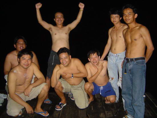 ภาพนี้เอาพุงพลุ้ยให้ดูขย่มขวัญให้