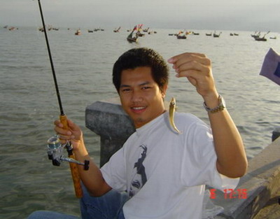 - ชื่อใน SFC  >>>  p_nk.fishing
- ชื่อในห้องสนทนา  >>>  บูรพา
- ชื่อในทะเบียนบ้าน  >>>  สุพจน์  ศร