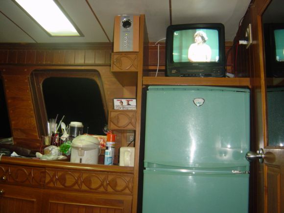 อุปกรณ์ อำนวยความสะดวกพร้อมทุกอย่างครับ VCD DVD TV กาน้ำร้อน ตู้เย็น บริการ 24 ชม.