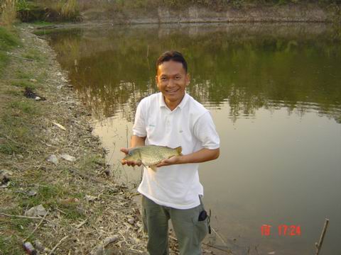 กับปลากาดำที่ อ่างห้วยพุ อ.เมืองจ.เชียงราย
