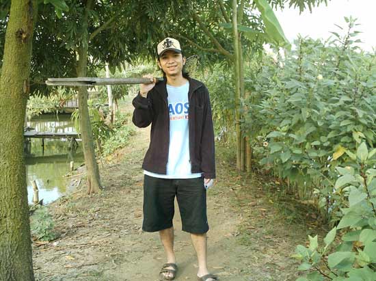 Fishing in VIETNAM 1 ( laos people )
