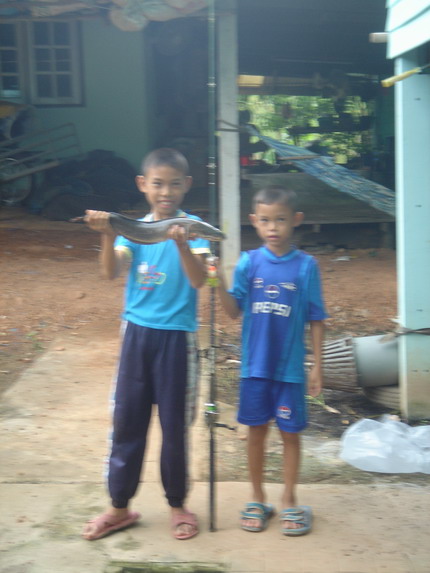 สองเด็กน้อยตก