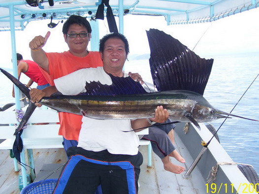 ระเบิดฝูงอินทรีทะเลตราด กับการลอยกระทง กับไต๋ เพชร