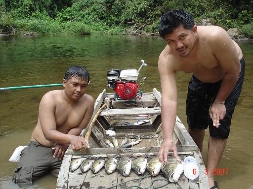 รวมภาพที่ผ่านมาของทีม TRUE FISHING ส่งท้ายปี 2550