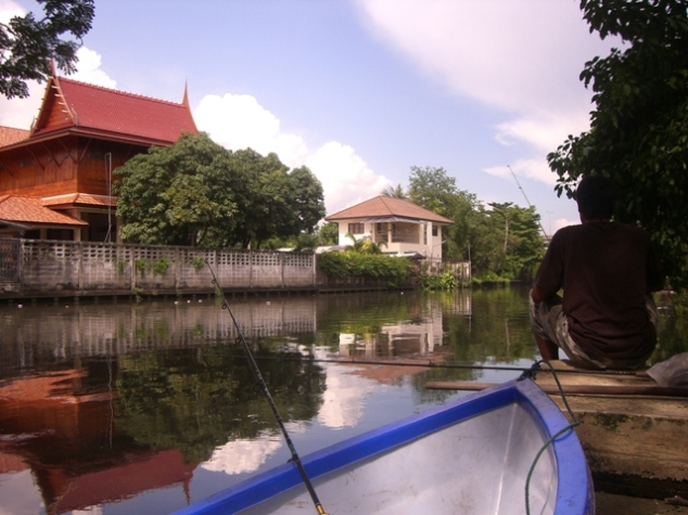 คลองแสนแสบในวันว่าง...วันนี้ไม่มีปลาใหญ่