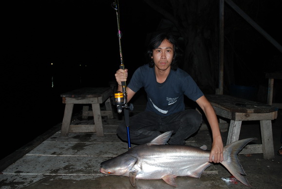 กลับไปซ้ำที่เงาน้ำ