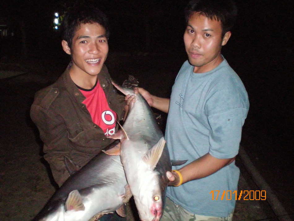 ตกปลาวันหยุด ณ บ่อชูจิตร์