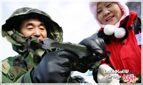 +++ มหกรรมตกปลาใต้ธารน้ำแข็งที่เกาหลี +++