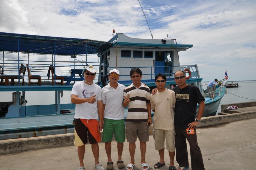 พาน้องๆ บุกหินมาเลย์กับเรือสิริสิน