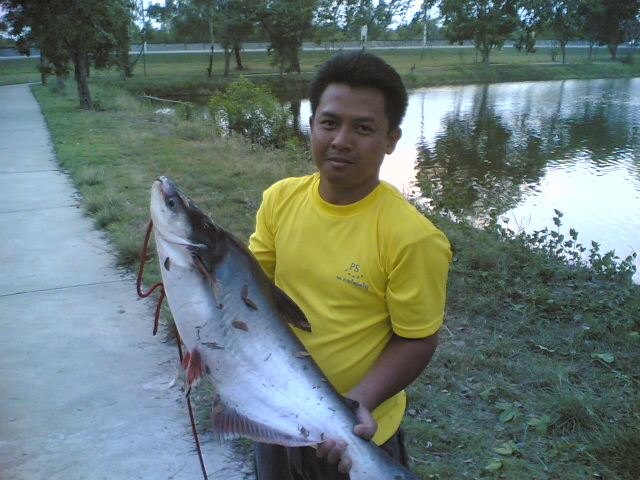 ทีมงานหมวดแสนกับบ่อกองบินเมืองอุดร