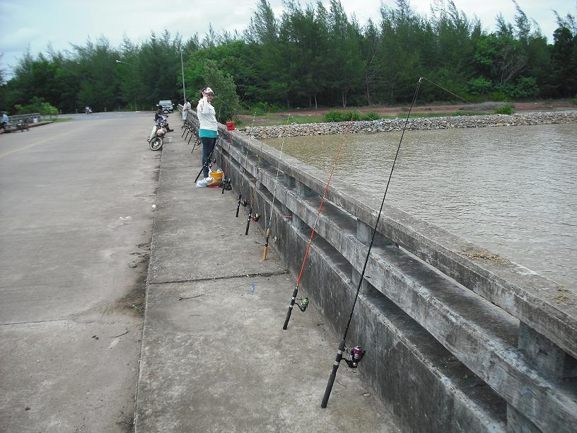 สะพานโขมง ท่าใหม่