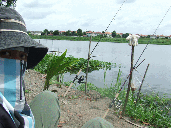 เล็กฯน้อยฯสูตร ผบ.ที่คลองหลังบ้าน