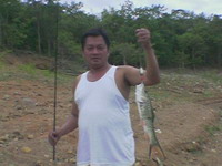 พา2เกอเล่นนำ้ที่ศรีสวัส