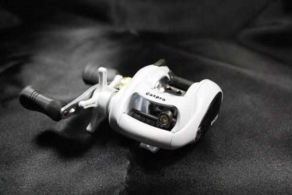 ระหว่าง Shimano Crestfire กับ Ryobi Caspro 300