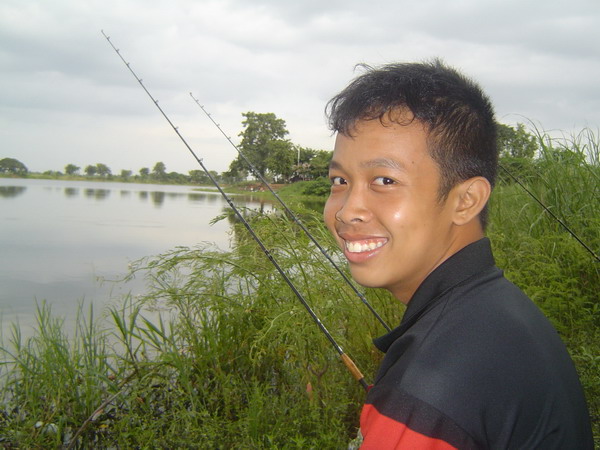 อรุณรุ่งที่หนองบัว.............