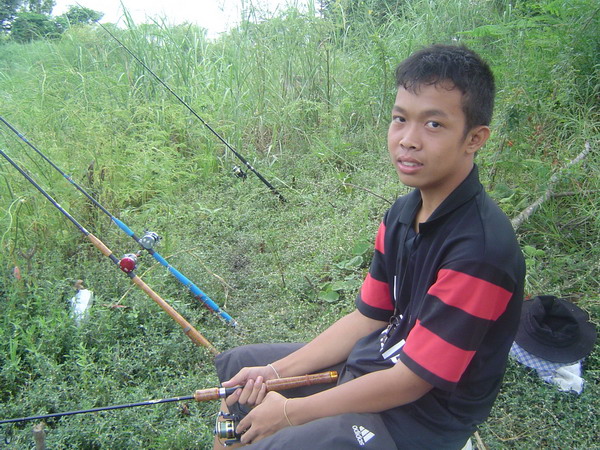 อรุณรุ่งที่หนองบัว.............
