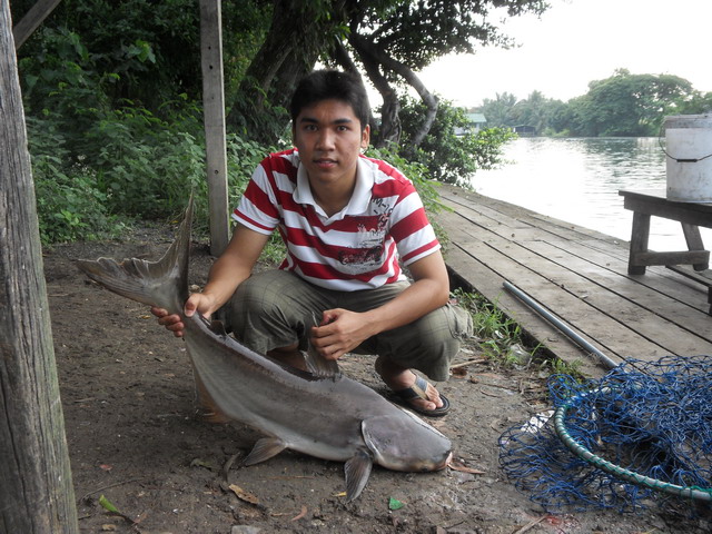 เงาน้ำไม่เหงาอย่างที่คิดคับ