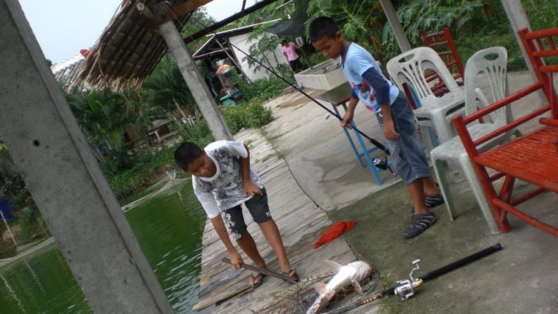 ฝึกเด็กให้รักการตกปลา และ มีน้ำใจ