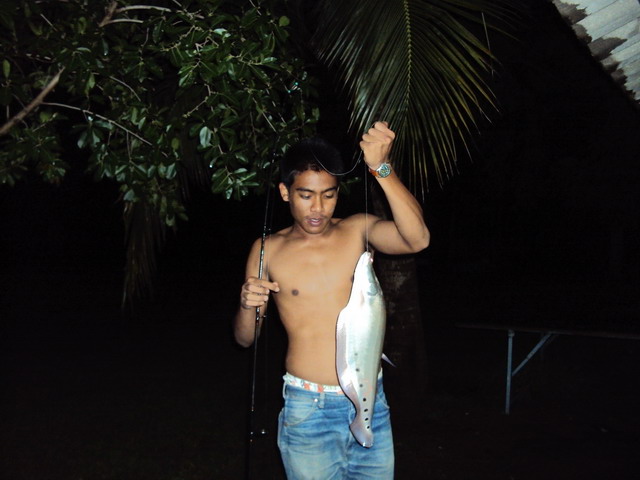 พา น้องๆ ไปตกปลา กราย  